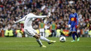 Cañonazo de Bale que significaría el segundo gol del Madrid.